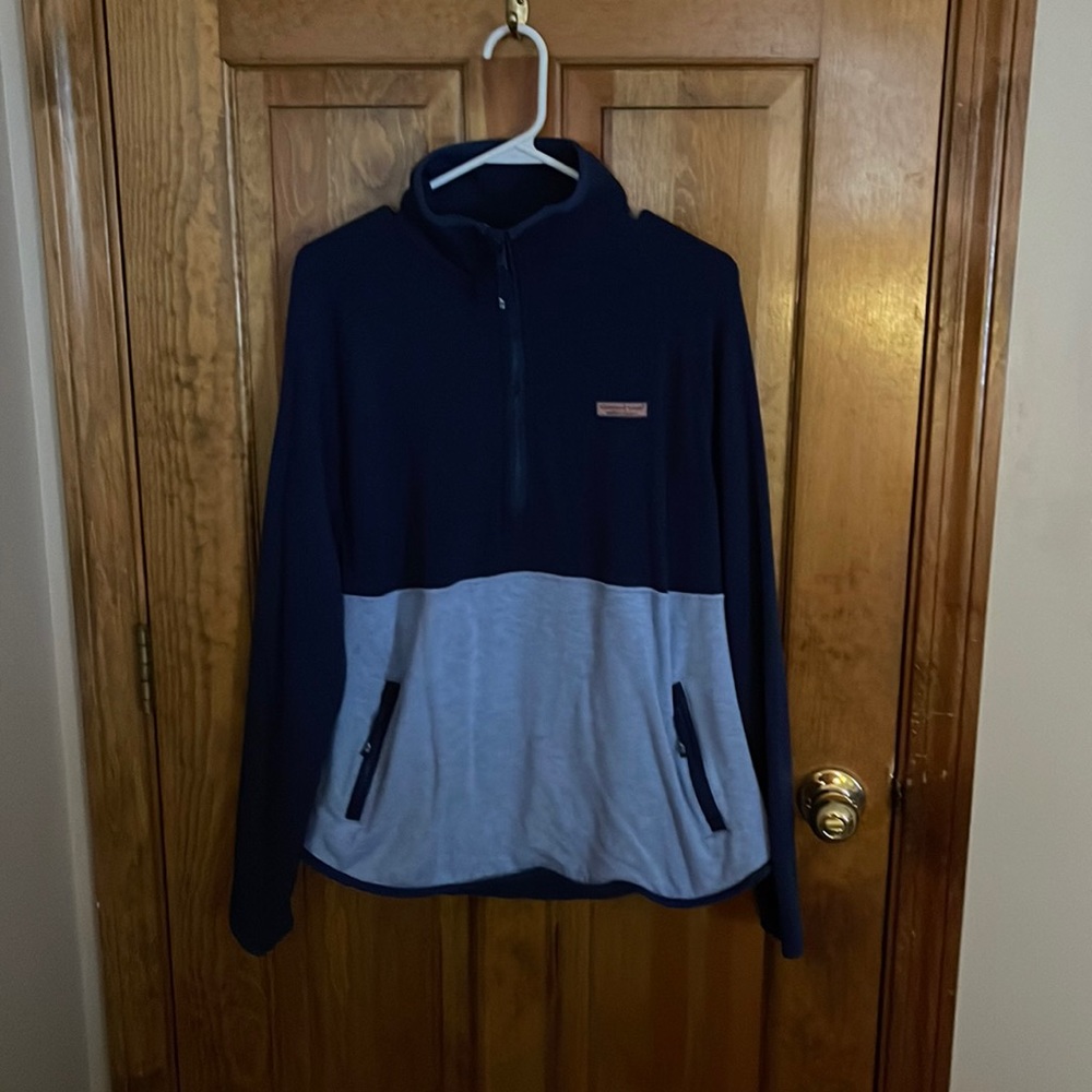 Vineyard vines size large two tone blue shep shirt